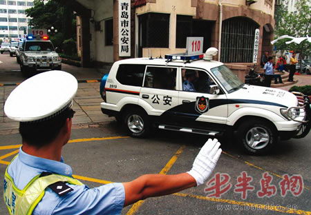 70辆新110警车"披挂上阵" 车外可遥控"天眼"录像