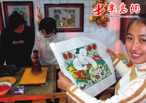 青岛市民俗博物馆享受年画制作过程